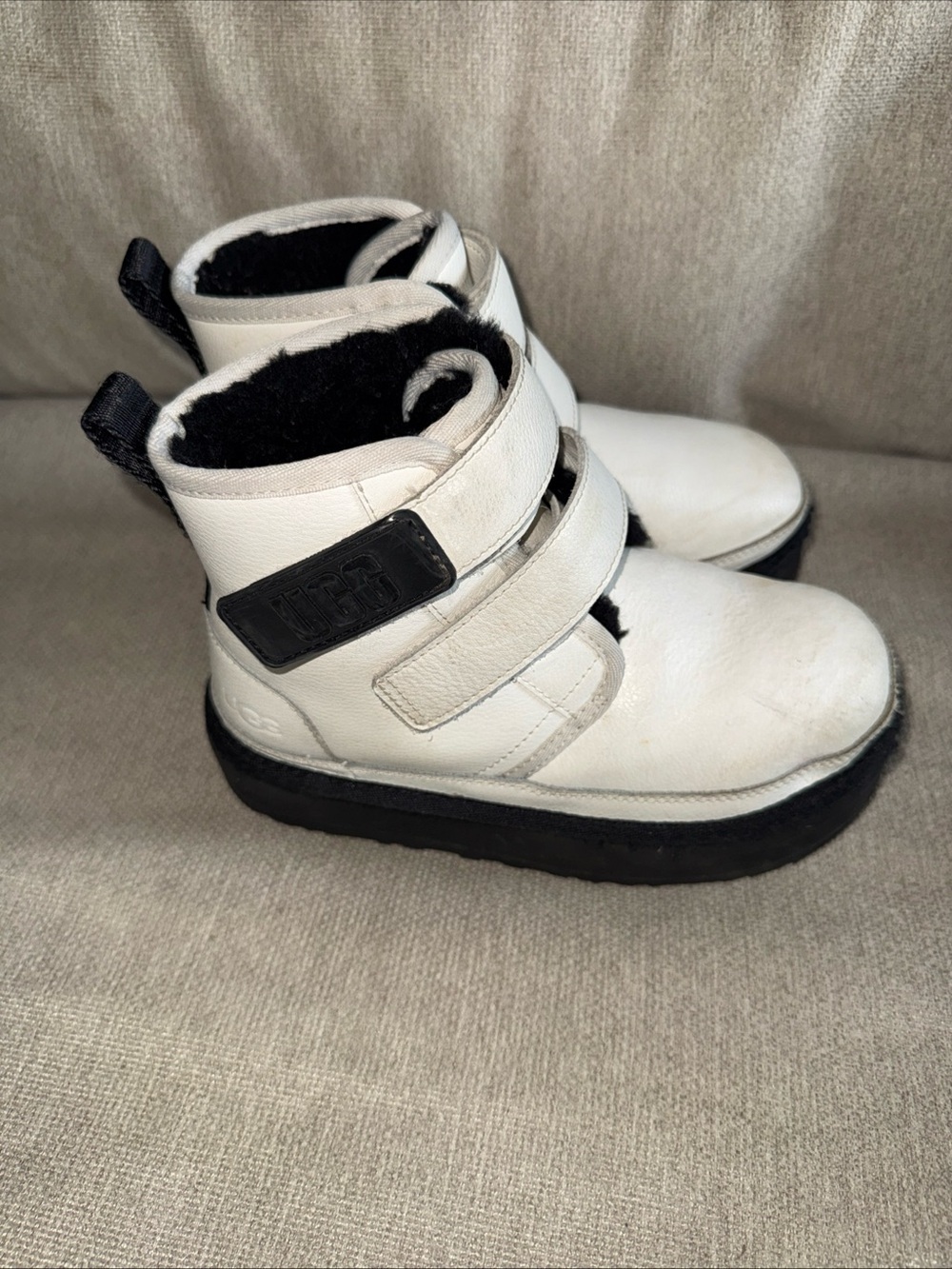Ugg Neumel Platform Boot White Leather Size 1 Girl EU 32.5 UGGS